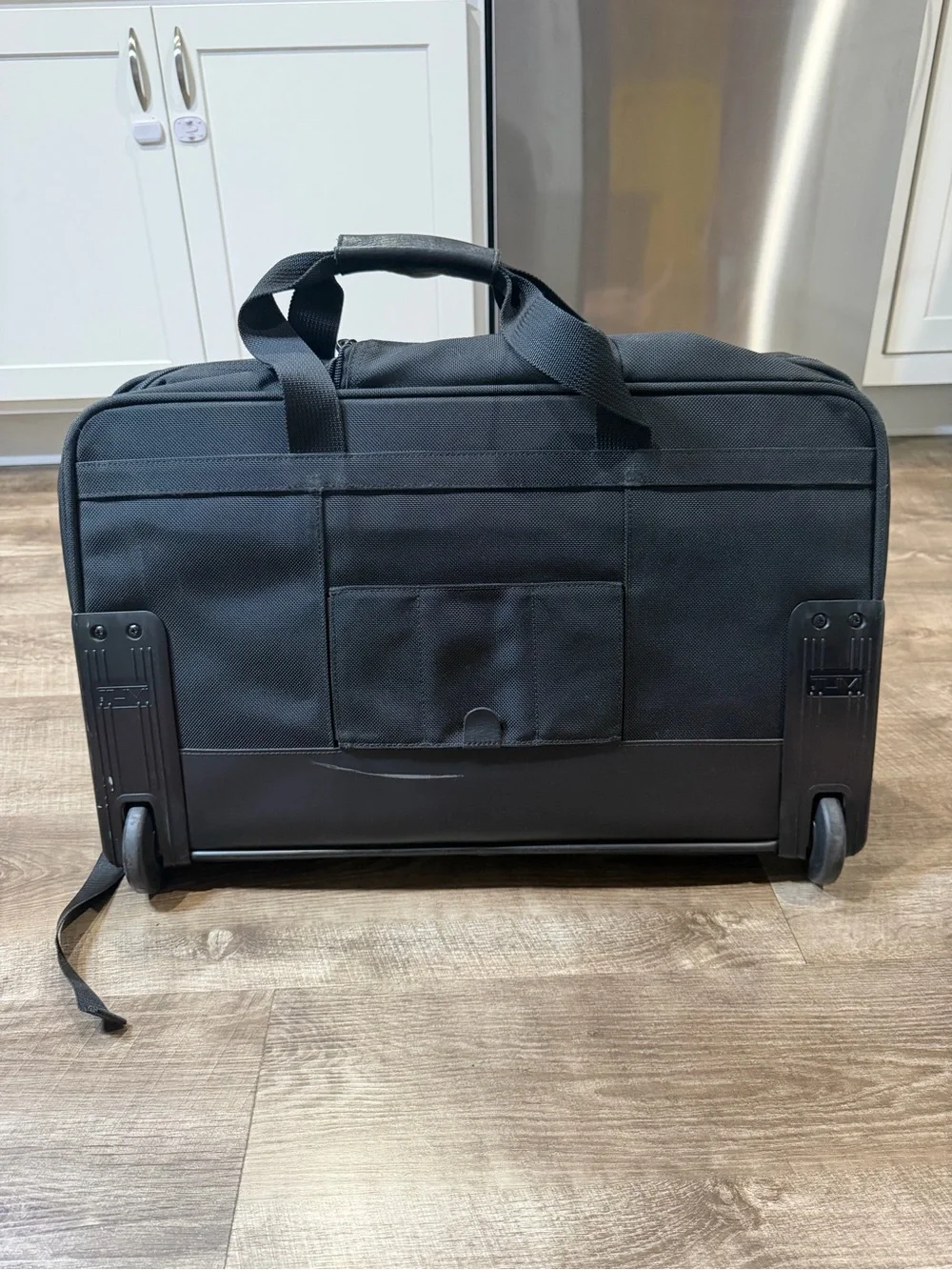 Tumi Classic Black 2 Wheel Ballistic Nylon Garment Carry On Bag 21
